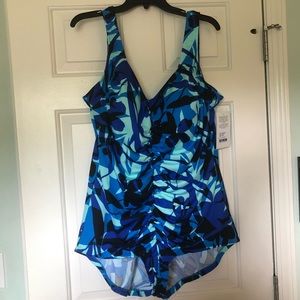 Maxine of Hollywood NWT swimsuit, size 24